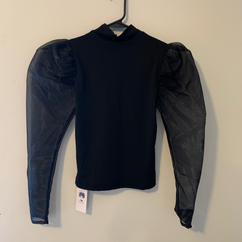 NWT MESH SLEEVE TOP